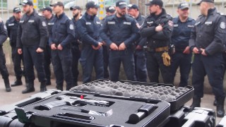 МВР ще купува нови автомобили и бронежилетки за полицаите в