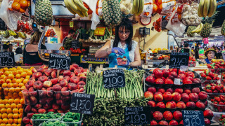 Трудно е когато човек е някъде за малко и отдалече
