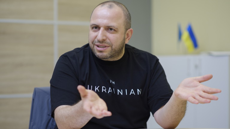 Умеров: Украйна е утроила производството на оръжия миналата година