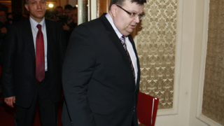 Цацаров назначава международна експертиза за КТБ
