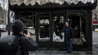 Повече от 90 заведения и магазини са повредени при протестите в Париж