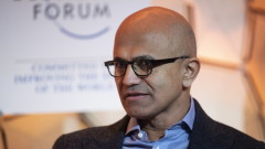 Главният изпълнителен директор на Microsoft продаде половината си акции в компанията