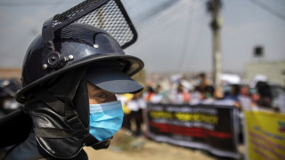 В Мианмар задържат служители на Сорос, помагали на противниците на преврата