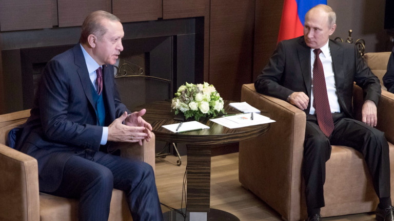 Президентите на Русия и Турция разговаряха в руския черноморски курорт