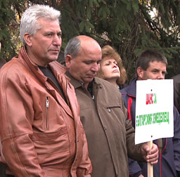 Работници от Костенец обявиха гладна стачка