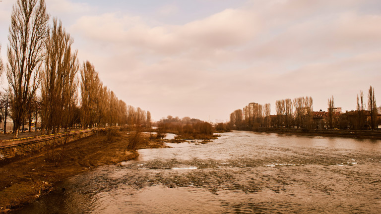 Още никой не копае водопровод за Перник, спряха замърсяването на Марица, колекторски фирми мамят длъжници…