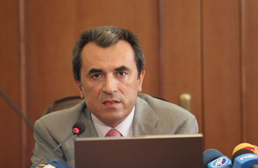 Орешарски: Не може да става дума за голям бюджетен излишък