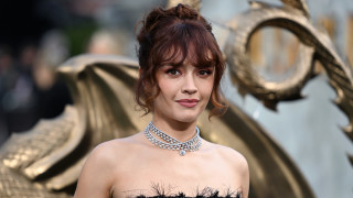 Гледали сме Оливия Кук в няколко по малки продукции но с Домът