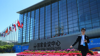 Австралия ще изпрати високопоставен служител на отбраната на най големия международен