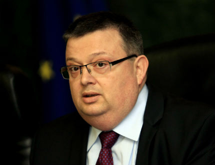Шефът на Агенцията по храните на разпит в прокуратурата за случая „Капитан Андреево”