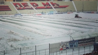 Зимата в Русия дойде, снеговалеж отложи мача Амкар - Динамо