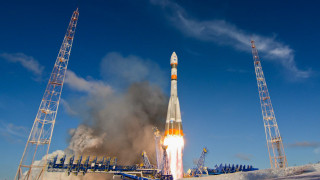 Русия изведе в орбита ракета със 73 спътника