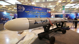 Иран представи нова ракета с обсег от 1450 километра съобщава