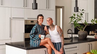 Докато Кортни Кардашиян и Травис Баркър са в очакване на първото