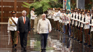 Бразилският президент Лула да Силва се срещна с кубинския си