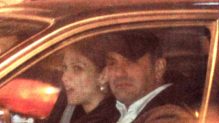 Юксел Кадриев с младо гадже (снимки)