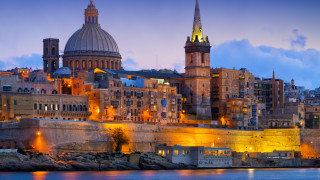 След празничната еуфория януари често ни изглежда като най сивия