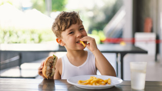 26 деца са били хоспитализирани след отравяне в детския лагер