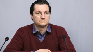 КПКОНПИ и НАП ще порверяват и червения депутат Крум Зарков