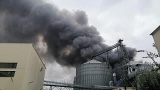 Пожарът на депото за утайки край Катуница към сряда вече е