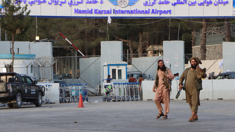 САЩ зоват гражданите си незабавно да напуснат района на летището в Кабул