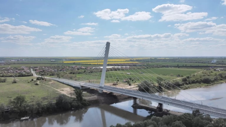 Мост за 30 милиона евро в Румъния може да падне още преди да е отворен
