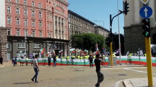Работници на "Автомагистрали-Черно море" блокираха центъра на София