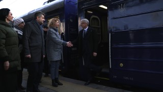 Премиерът Николай Денков пристигна на визита в Киев за да