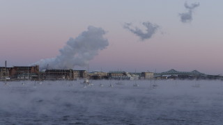 Арктическият въздух който се спусна на североизток в събота донесе