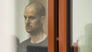 До момента Едуард Бергер показва че има слабост към сериозни