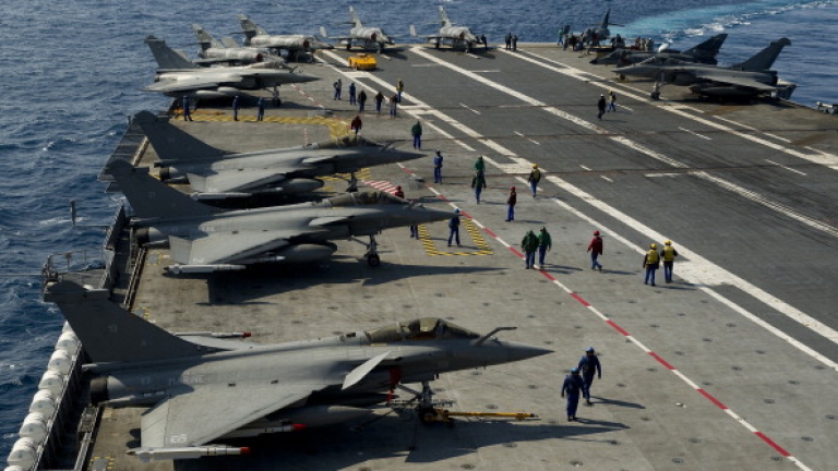 Франция нанесе първи удари по „Ислямска държава” в Ирак от самолетоносача си