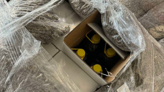 Митничари задържаха 3220 литра контрабанден зехтин на ГКПП Капитан Андреево