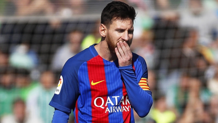 Зрелищен Бетис изпусна да разгроми Барселона, Меси и Суарес спасиха шампионите