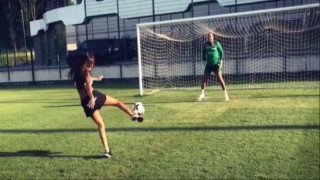 Николета Лозанова отново напомни че е близка с вратаря Ники