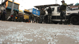 1 човек загина, а други 20 са ранени при атака с граната в Индия