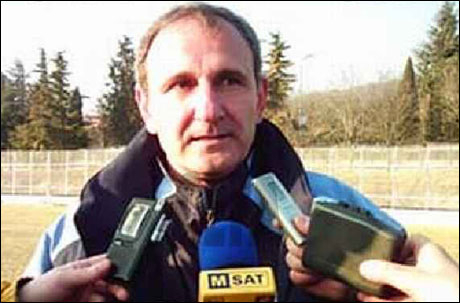 Треньорът мисли само за един пост