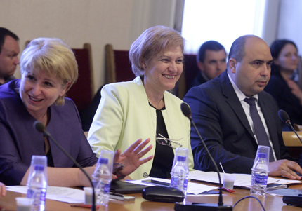 Менда Стоянова с надежда на 10 юли да има нов шеф на БНБ