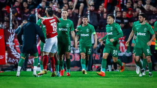 Дълго време някои хора чакаха със свити сърчица от върха