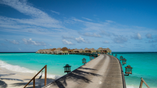 В опит да привлече туристи в безопасни условия Малдивите има