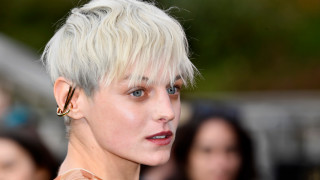 Първите два филма за Дедпул показаха че супергероите могат да