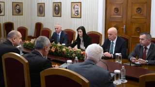 Радев привика Габриел и службите заради обстановката в Близкия Изток