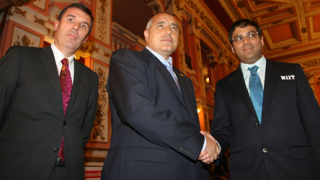 Пристигна специалната техника от Русия