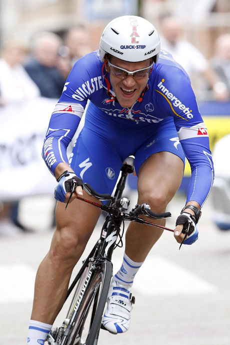 Отборът на загиналия колоездач се отказа от Джирото