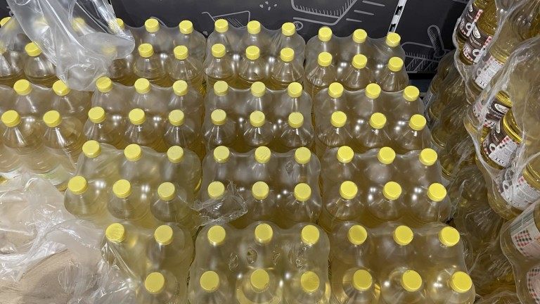 Полицията в Кюстендил дири кой е откраднал 96 бутилки олио от селска къща