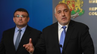 Борисов отказал да прави предизборен подарък на Корнелия Нинова