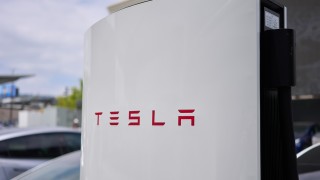 Tesla беше осъдена да плати общо 243 милиона долара обезщетение за
