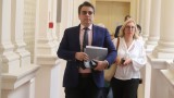  Асен Василев внимателен преди договарянията за кабинет 