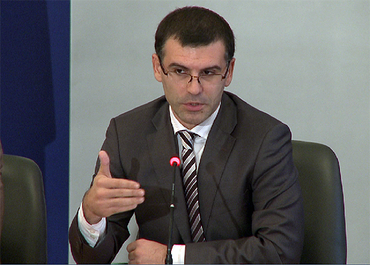 Бюджетът увисва при ръст на икономиката по-малък от 1.2%