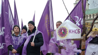 С детски песнички синдикатите посрещнаха депутатите За законотворците имаше и