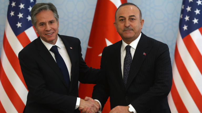 САЩ обещаха помощ на Турция след земетресенията "докато е необходимо"
